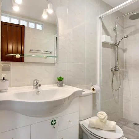 Simao House Semesterbostad