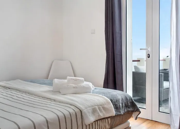 Simao House *